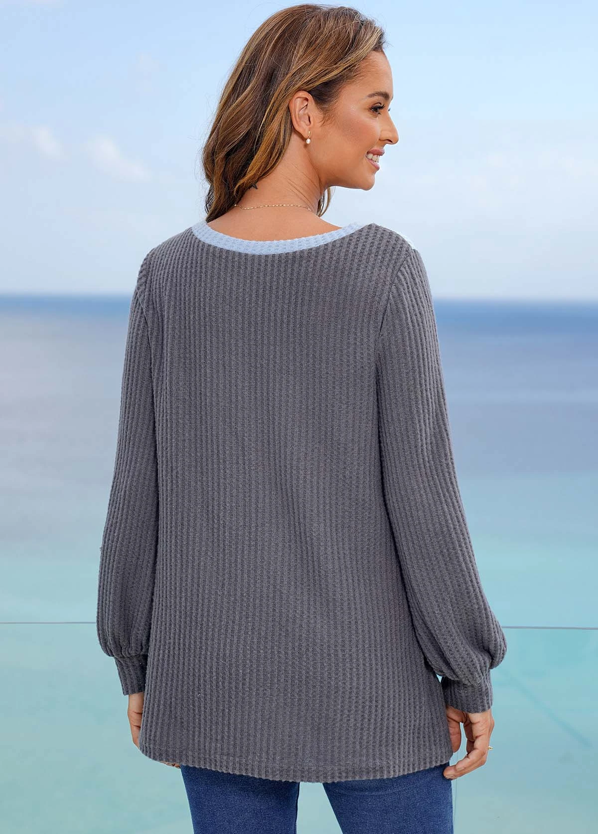 Long Sleeve Round Neck Color Block Sweatshirt 4 Long Sleeve Round Neck Color Block Sweatshirt - Image 2