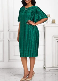 Green Pleated Short Sleeve Round Neck Bodycon Dress -Modlily Shop 335180 P 16902494311292