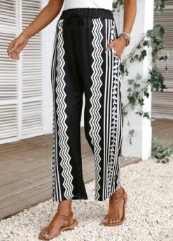 Black Pocket Geometric Print Regular Elastic Waist Pants 9 Black Pocket Geometric Print Regular Elastic Waist Pants -Modlily Shop 335673 P 16884662972782